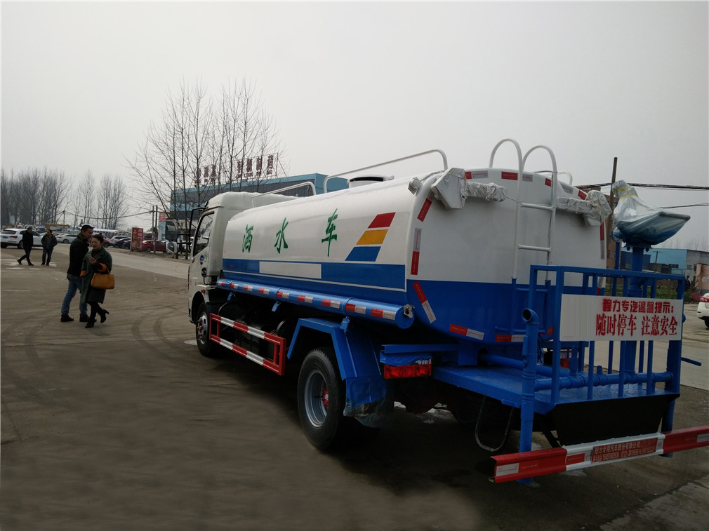 東風多利卡(8方)灑水車