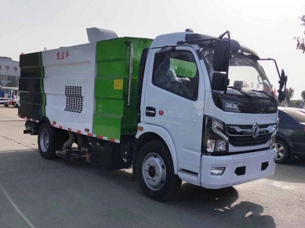 東風(fēng)大多利卡吸塵車(chē)(1.5方水罐6方塵罐)