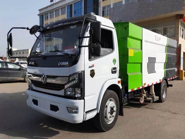 東風(fēng)大多利卡吸塵車(chē)(1.5方水罐6方塵罐)