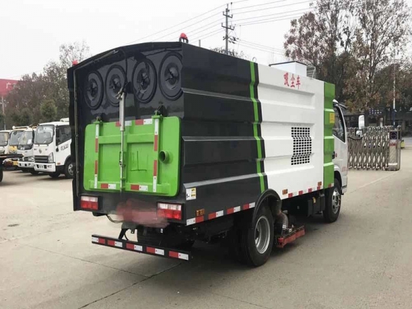 東風(fēng)大多利卡吸塵車(chē)(1.5方水罐6方塵罐)