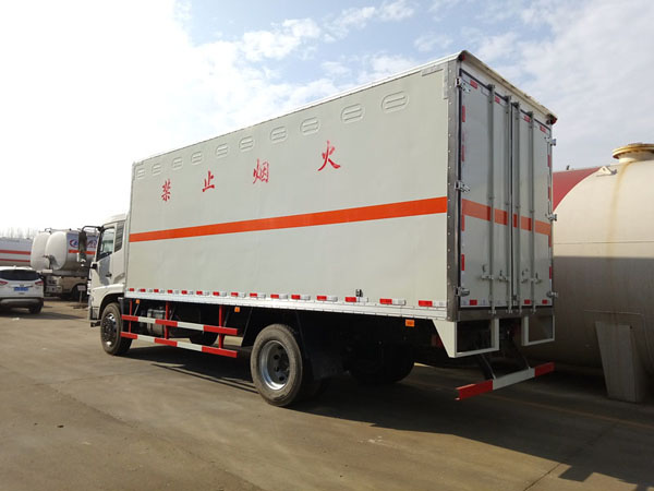 天錦6.6米(9.9噸)液體廂式車