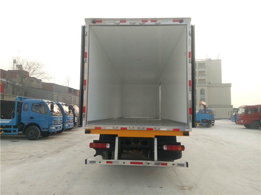 福田歐曼ETX前四后八 9.6米冷藏車(chē)