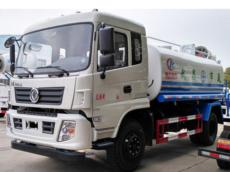 東風(fēng)專(zhuān)底多功能抑塵車(chē)