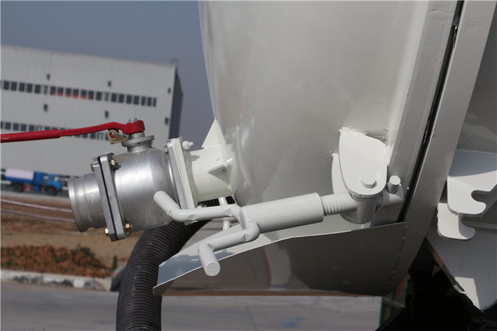 東風153(16方)吸污車