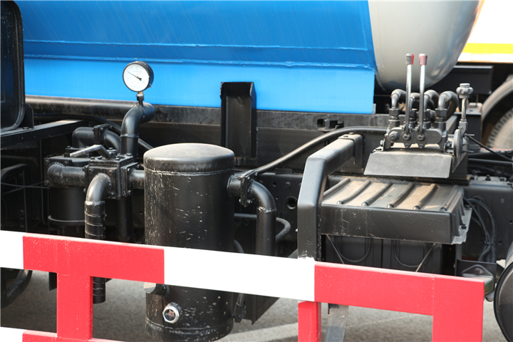 東風(fēng)145國五10方吸污車