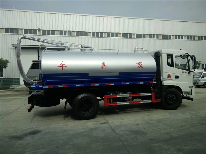 東風(fēng)御虎12.5方吸糞車