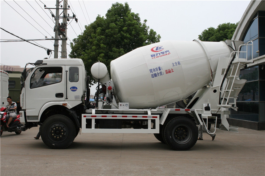 東風御虎6立方攪拌車