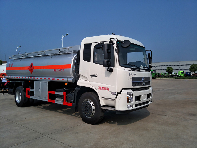 東風(fēng)天錦運(yùn)油車14立方