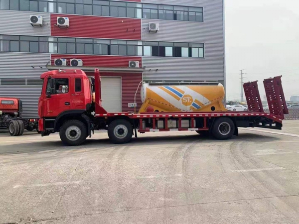 【國(guó)六】江淮K5小三軸挖機(jī)平板車