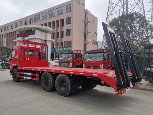 東風(fēng)D3V后八輪平板拖車(chē)