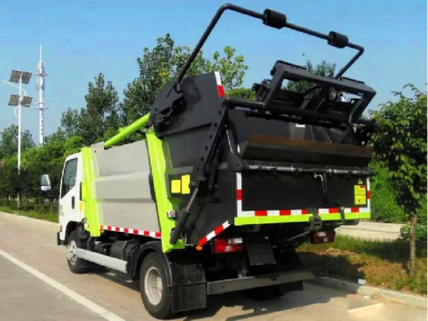 江鈴凱銳國六8方無泄漏壓縮式垃圾車