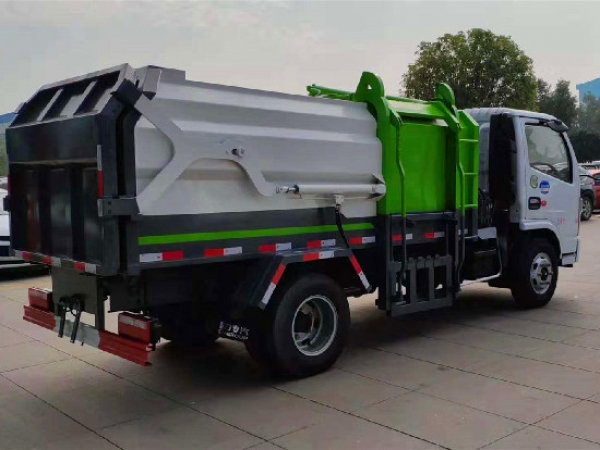 東風小多利卡國六5方側(cè)裝壓縮垃圾車