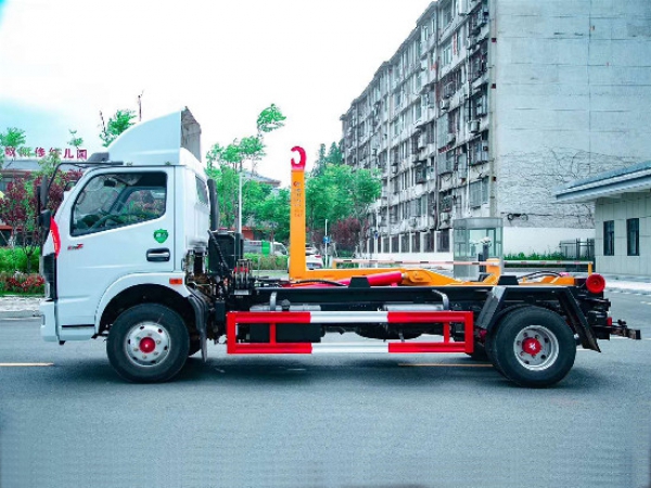 國六東風(fēng)多利卡8方車廂可卸式(鉤臂)垃圾車