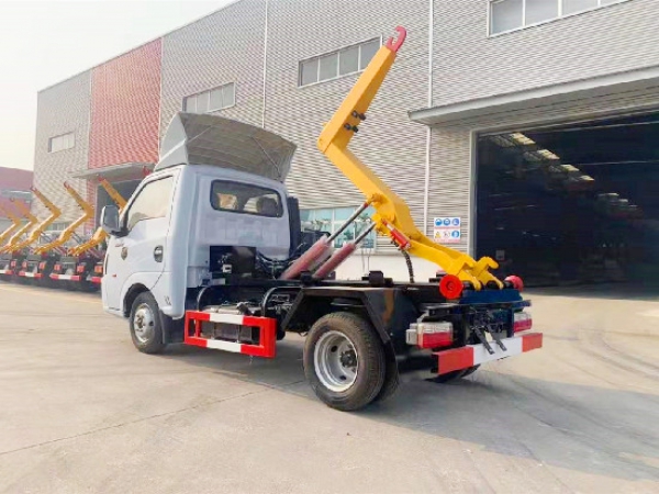 東風途逸國六汽油3~4方車廂可卸(鉤臂)式垃圾車