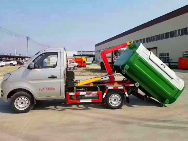長安國六汽油鉤臂(車廂可卸)式垃圾車(后單輪)3方
