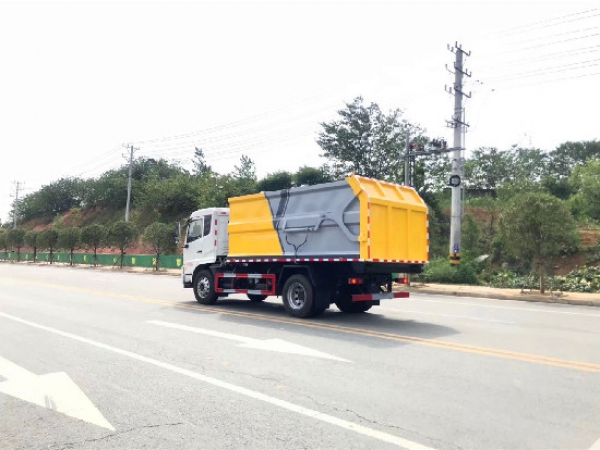 程力威牌CLW5161ZDJD6型壓縮式對接垃圾車