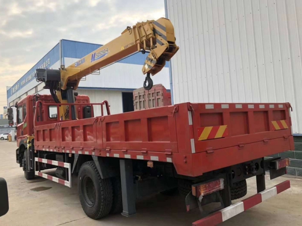 世技卡特8噸隨車(chē)吊