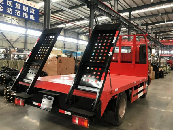 重汽豪曼藍(lán)牌平板拖車(chē)