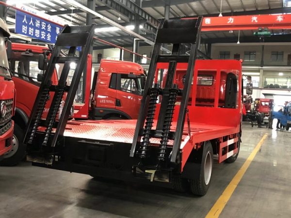重汽豪曼藍(lán)牌平板拖車(chē)