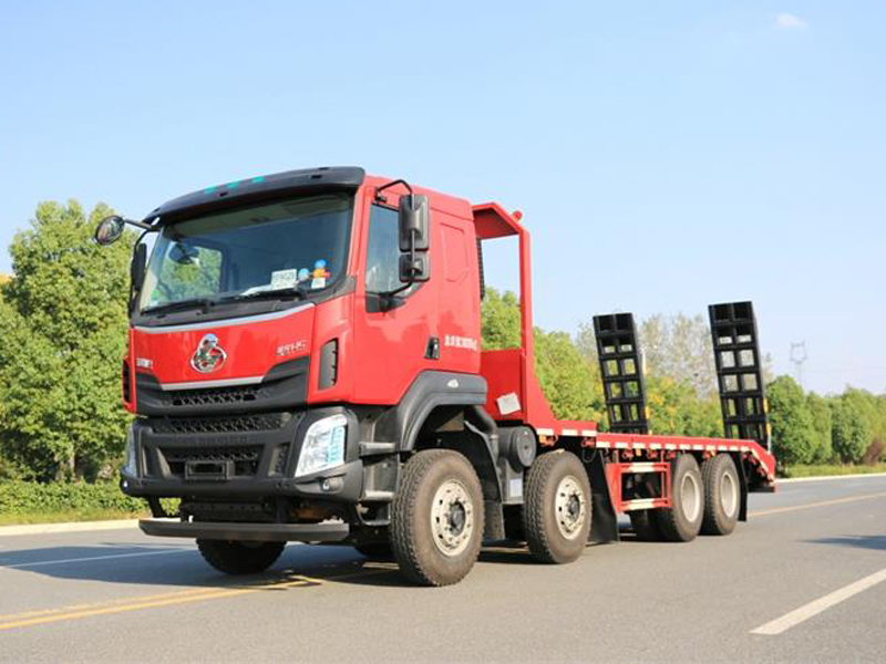 （國(guó)六）柳汽前四后八平板運(yùn)輸車(chē)