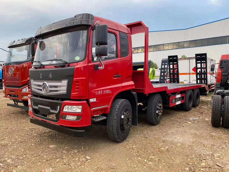 東風(fēng)D17-H前四后八平板運(yùn)輸車(chē)