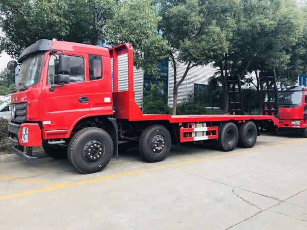 東風D17前四后八平板拖車