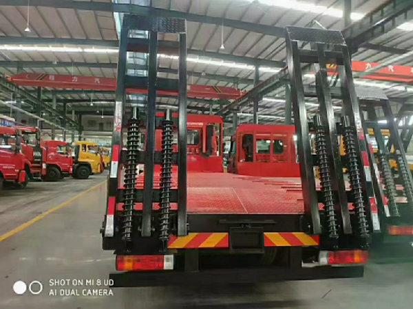 程力前四后八平板拖車(chē)