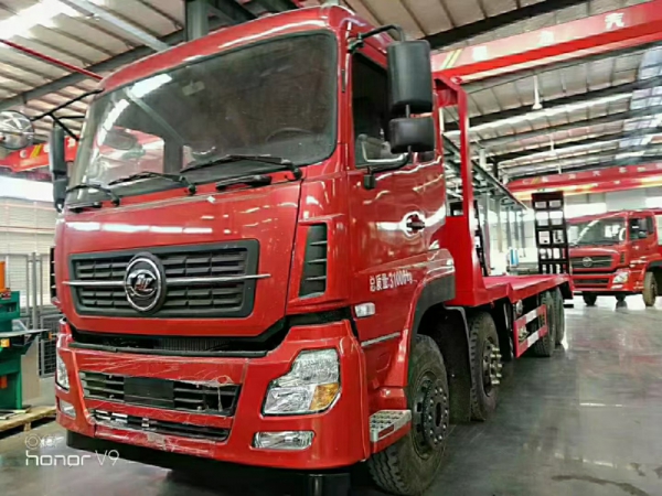 程力前四后八平板拖車(chē)