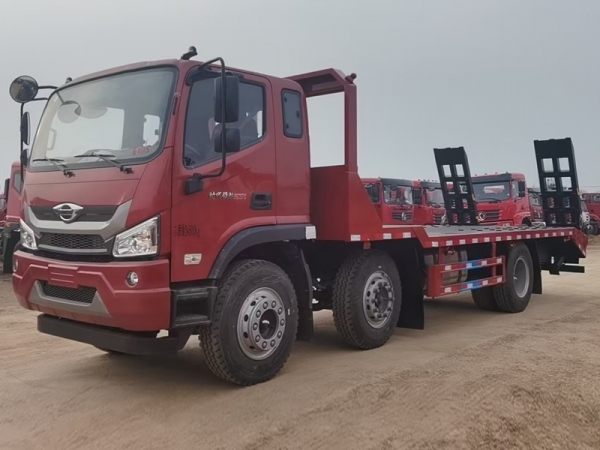 (國六)福田瑞沃小三軸平板運(yùn)輸車