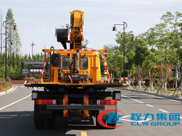 國(guó)六解放龍V帶吊平板清障拖車