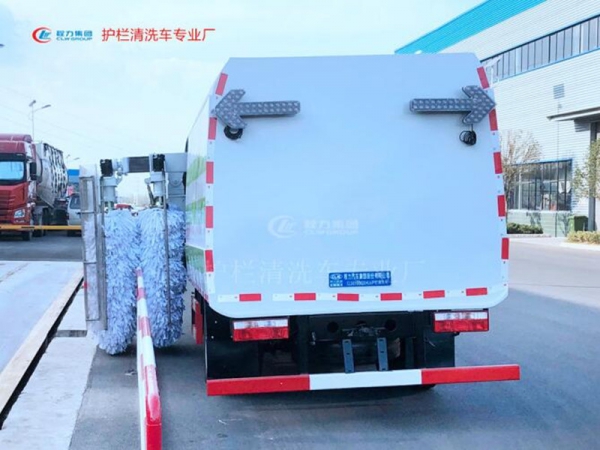 東風(fēng)小多利卡4方護(hù)欄清洗車