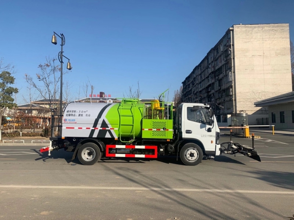 東風(fēng)多利卡8方道路養(yǎng)護車,清洗車價格