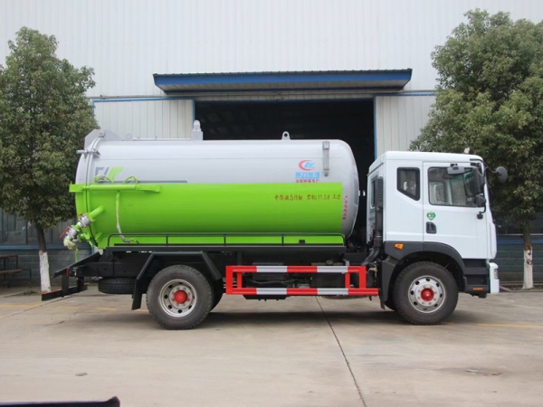 東風D9吸污車罐體容積11.5方