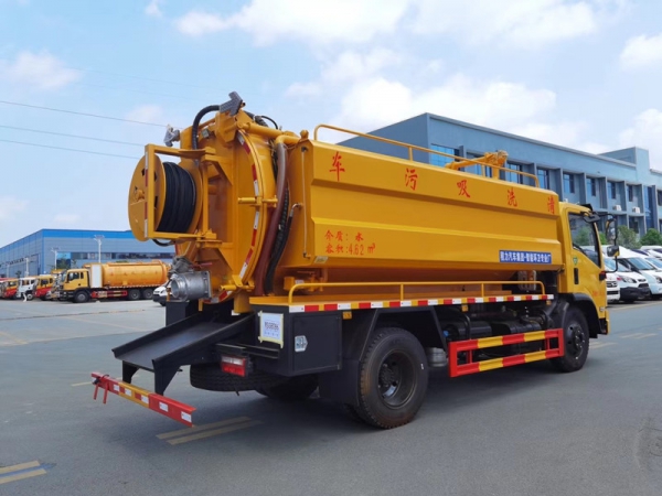 東風(fēng)福瑞卡12.5方清洗吸污車(chē),聯(lián)合疏通車(chē)