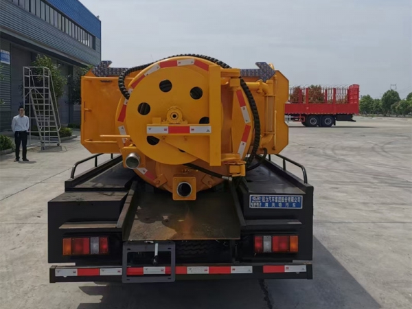 江鈴順達5方清洗吸污車,地下室專用