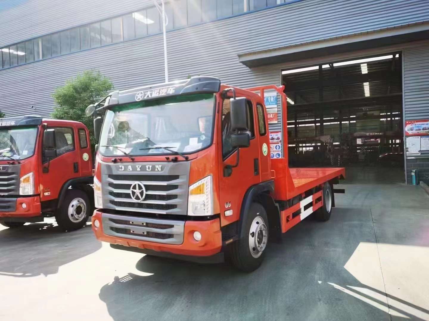 大運(yùn)平板拖車(chē)無(wú)爬梯