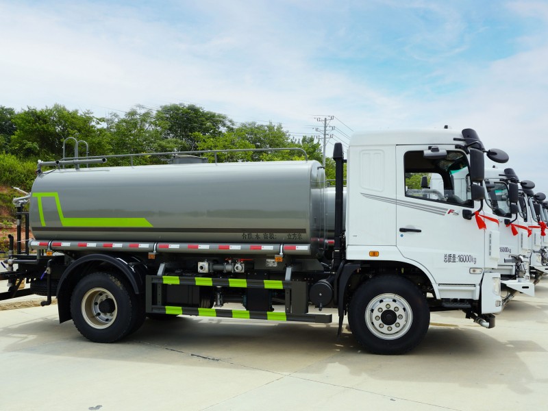 華神F5，12方灑水車