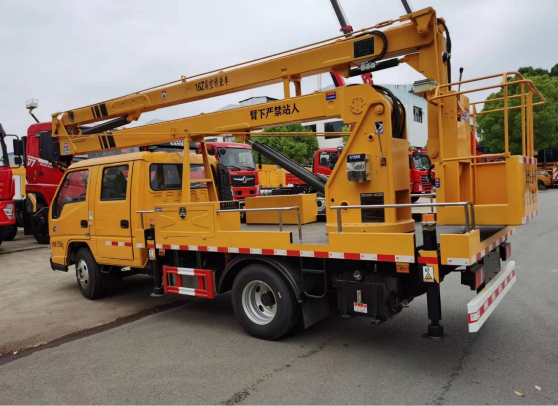 江鈴5062老款 16米折臂高空作業(yè)車