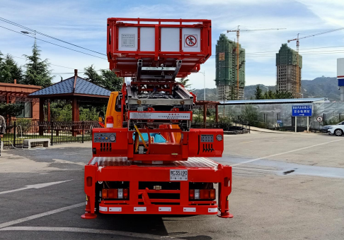 國(guó)六江鈴32米藍(lán)牌云梯車(chē)