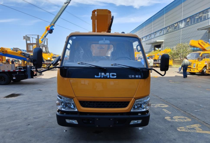 江鈴順達28米藍牌直臂高空作業(yè)車